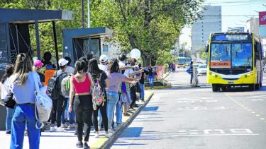 Las frecuencias de viaje y la distribución de las paradas son parte de los temas que se abordarán en la audiencia pública. Foto Florencia Salto.