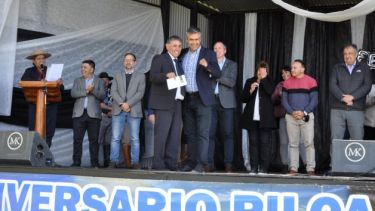 Críticas de trabajadores a la política laboral del intendente Néstor Ayuelef en Pilcaniyeu.. Foto: Archivo