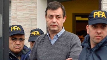 Antes de ingresar a los tribunales Víctor Manzanares habló con la prensa. 