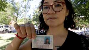 Cambio de DNI: «resignarme a llevar ese apellido en el título era una carga bastante fuerte»