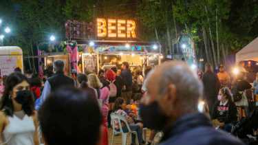 El balance de los carros gastronómicos fue positivo según expresaron sus dueños. Foto Juan Thomes.