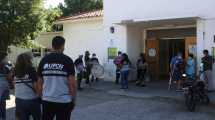 Imagen de Retención de servicios en el hospital de Roca por falta de pago de guardias y horas extras