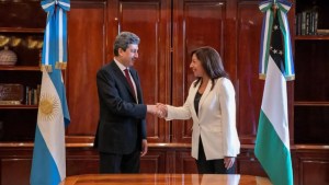 El embajador de Arabia Saudita recorrió Invap en Bariloche