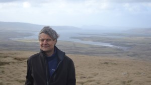 Lecturas: “Malvinas, entre brazadas y memorias”