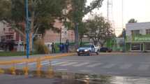 Imagen de Se tapó el canalito y hay varias plazoletas y calles inundadas en Roca
