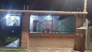 La casa donde ocurrió el doble crimen en González Catán. (Foto: Infobae)