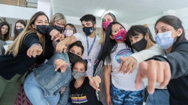 el programa estará destinado a 140 jóvenes de toda la provincia, que serán seleccionados entre los postulantes para realizar los diferentes módulos de capacitación, incorporando conocimientos académicos, herramientas de acción y trabajo en territorio. Esto les permitirá analizar y desarrollar sus liderazgos en escenarios de constante cambio (Legislatura Neuquén)