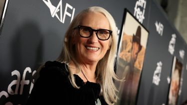 Jane Campion, con "El poder del perro", es la primera mujer en ser nominada dos veces a la categoría de mejor director, que disputó también hace 28 años con "La lección de piano". 