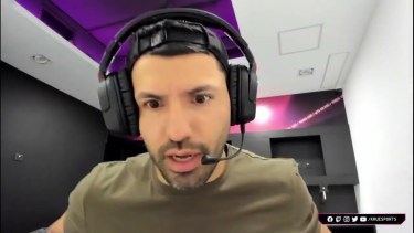 Agüero defendió la actuación de Messi en Champions League.