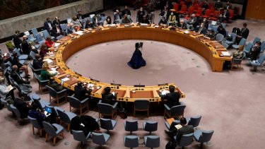 El Consejo de Seguridad de la ONU se reunió de emergencia y "lamentó" el avance ruso sobre Ucrania. 