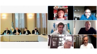 La reunión paritaria virtual entre el Gobierno y los gremios. 