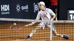 El Peque no pudo con Alcaraz en Río de Janeiro y perdió su segunda final consecutiva