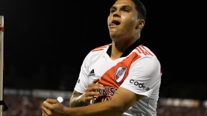 River le ganó a Newell&#8217;s por los errores de Arboleda y un pase a la red de Quintero