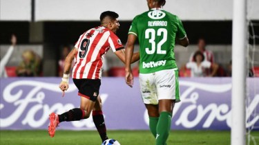 El Loco Díaz hizo el gol de la clasificación.