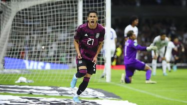 El equipo del Tata Martino venció a El Salvador y clasificó.