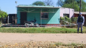 Hallan el cuerpo de un hombre enterrado en su casa en Formosa y detienen a la pareja y sus  hijos