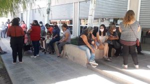 Rincón: vecinos expresaron su indignación por los exponenciales aumentos en la factura de electricidad