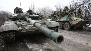 Rusia anticipa más ataques a Kiev mientras avanza una columna de más de 60 kilómetros de artillería