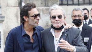 Alain Delon le pidió a su hijo que prepare su eutanasia