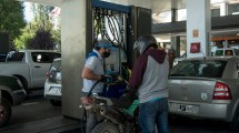 Imagen de Combustibles: postergan hasta septiembre la actualización de un impuesto