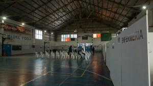 Salud demora la devolución del gimnasio de Bariloche afectado a la vacunación