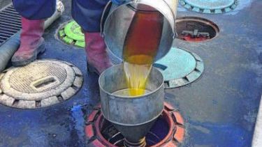 Los faltantes de gasoil ya complican al transporte de cargas y podrían perjudicar la cosecha de soja y trigo.