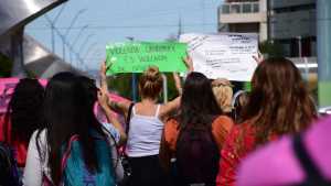 Mujeres de Roca se movilizan al hospital y clínicas privadas contra la violencia obstétrica