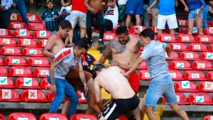 Violencia en el fútbol: hay 10 detenidos por los incidentes en México