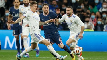 Messi marcó y jugó en el primer tiempo del partido que se disputa en el Bernabeu. En el complemento, sintió el impacto del empate como todo el equipo. 