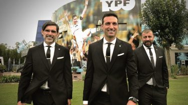 ¿Por qué tan elegantes? Porque mañana es el sorteo del mundial.