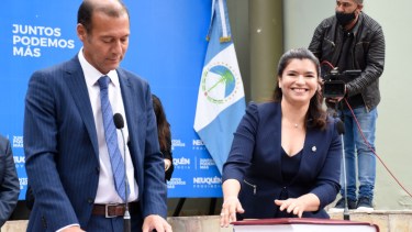 El gobernador Gutiérrez eligió para ocupar la vacante en la defensoría general a su ministra de Seguridad. Foto archivo.