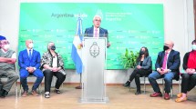 Imagen de Suba de las retenciones: “el campo es la gallina de los huevos de oro”