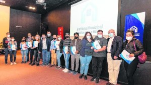 Gaido da forma a su primer loteo con servicios en la meseta