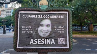 Cerruti dijo que el Presidente instruyó que se investigue inmediatamente para encontrar a los autores de los carteles. (La Voz).-