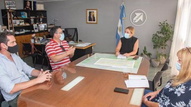 Los funcionarios de Vialidad Nacional se reunieron en febrero con la intendenta María Emilia Soria y la Secretaria de Obras Públicas, Carla Colombo. (foto: archivo - Municipalidad de Roca)
