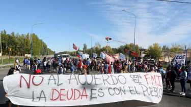Marcha y corte de Ruta 22 en Roca. Foto: Juan Thomes