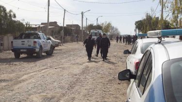 A pesar de los operativos, las bandas narcos siguen operando y enfrentándose en la zona norte de Roca. Foto: Juan Thomes
