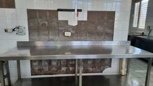 Cucarachas y otros problemas impulsan un paro en la cocina del hospital de Cutral Co