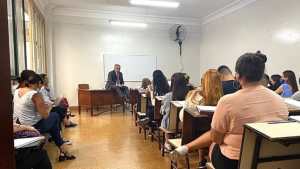 Alberto Fernández sorprendió y volvió a dar clases en la UBA