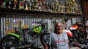 Coco revive el motociclismo que aceleraba fuerte en Roca