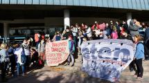 Imagen de Escuelas de Añelo y El Chañar esperarán una respuesta que solucione el problema de transporte