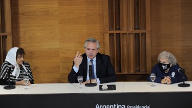 El presidente Alberto Fernández encabezó hoy un acto por el Día Nacional de la Memoria por la Verdad y la Justicia en el Centro Cultural de la Ciencia. Foto Télam. 