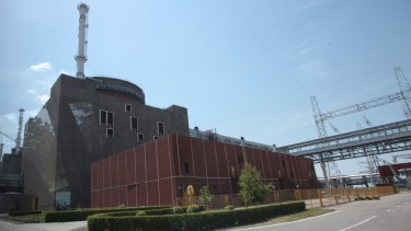 Ucrania: Rusia tomó la mayor planta nuclear de Europa, que anoche sufrió un peligroso incendio