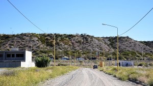 Miran al río, pero no tienen agua: a cuentagotas se regulariza el suministro en los nuevos loteos de Centenario