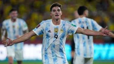 Álvarez metió su primer gol en la Selección. (Foto: AP)