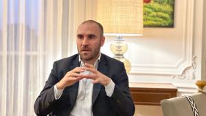 El ministro Martín Guzmán sale hoy a colocar títulos por $360.000 millones