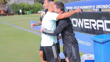 La Pulga y el Jefecito se reencontraron en el predio de la AFA.