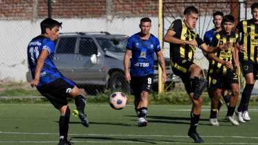 Rincón no jugó pero la derrota de Alianza lo dejó al borde del título.