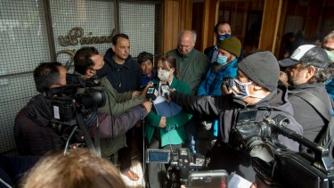 Al término de la audiencia, la titular del INAI, Magdalena Odarda, se refirió a la propuesta de la empresa. Foto: Marcelo Martínez