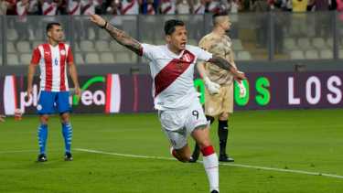 El primer gol de Perú llegó de la mano de Gianluca Lapadula. (AP Photo/Martin Mejia)